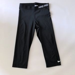 👟👟 Nike 🏃🏻🏃🏻 Pro Dri-Fit Gym Leggings Capri Size M